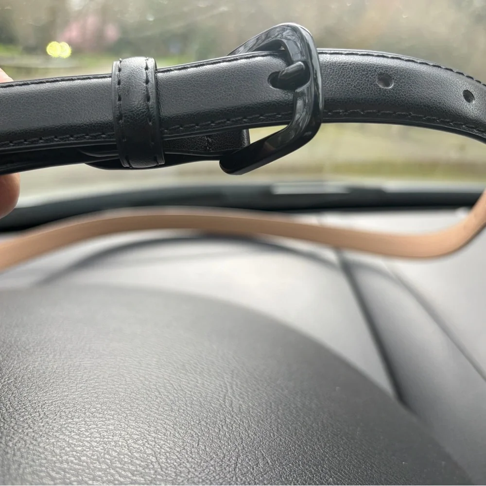 Elegant Black and Tan Women's Belt - Picture 3 of 16